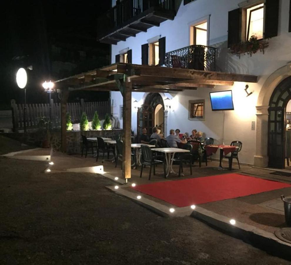 Villa Corona Tenno Ngoại thất bức ảnh